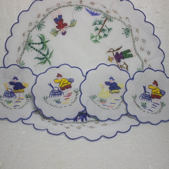 Oriental Themed Handstitched Sandwich Plate and Stemware Dollie Set - Picture 4 of 7
